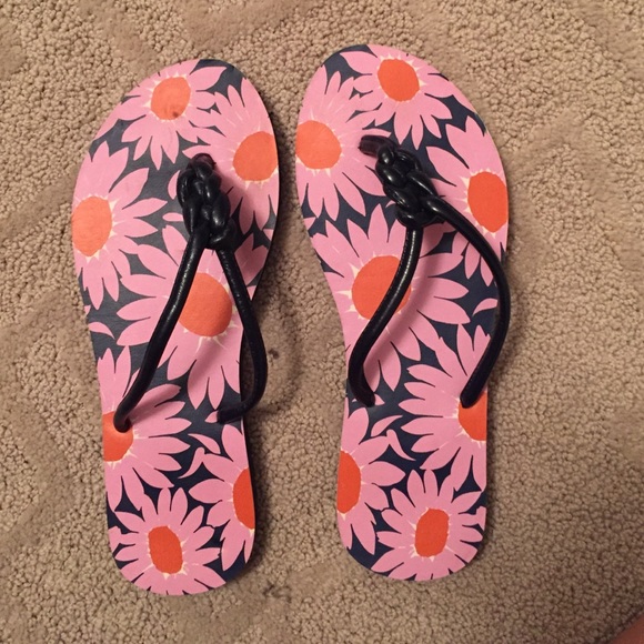 💥 Vera Bradley pink floral flip flops