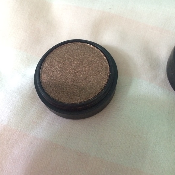 ELF eyeshadow - Picture 2 of 3