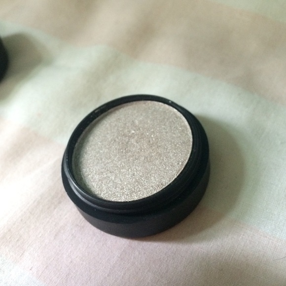 ELF eyeshadow - Picture 3 of 3