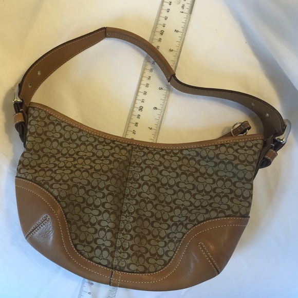 Coach small signature purse in brown - Picture 4 of 4