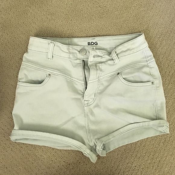 BDG shorts , 27 waist (3/4) super cute!