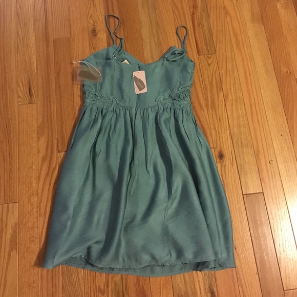 Dress - Picture 4 of 4