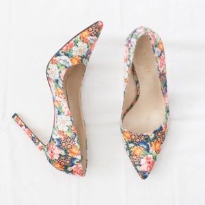 Nine West// Floral Pumps