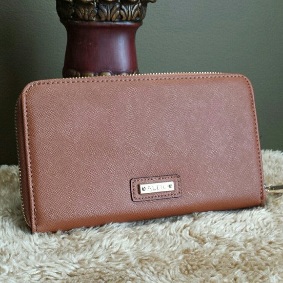 Aldo - zipper wallet - Cognac Brown NWOT