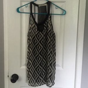 Black and White Chloe K pattern top