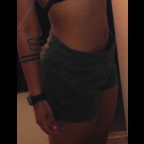 H&M shorts - Picture 2 of 3