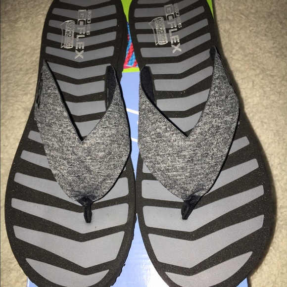 Sketchers go flex flip flop NIB size 11