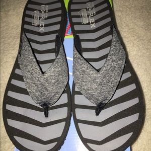 Sketchers go flex flip flop NIB size 11