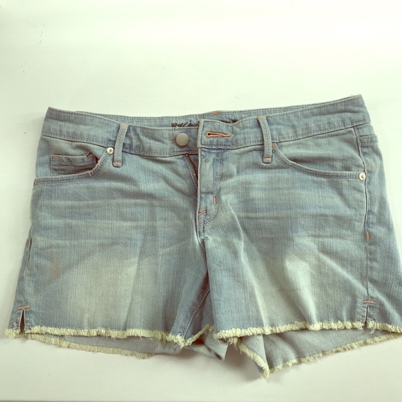 Mid rise denim shorts size 6