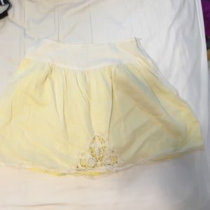 Cute yellow skirt