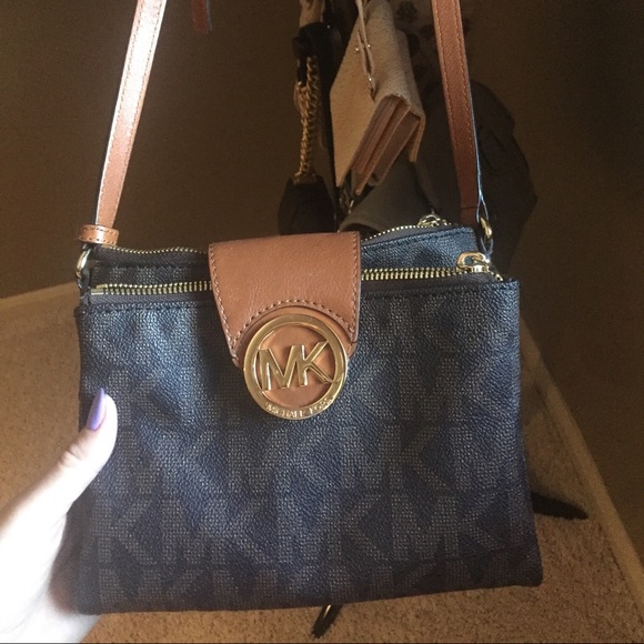 **SOLD**Michael Kors Crossbody