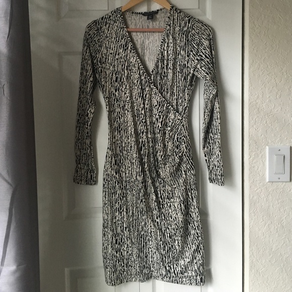 {Banana Republic} Faux Wrap Petite Dress - Picture 7 of 10