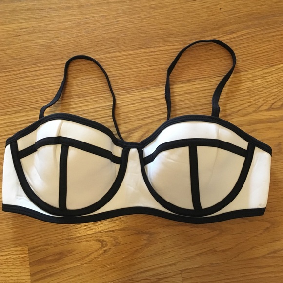 Black and White Bikini - Picture 2 of 4