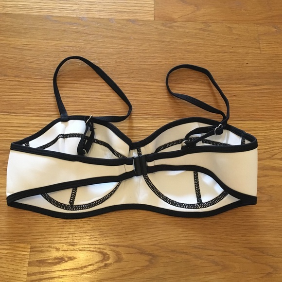 Black and White Bikini - Picture 3 of 4