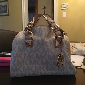 Michael Kors medium vanilla satchel