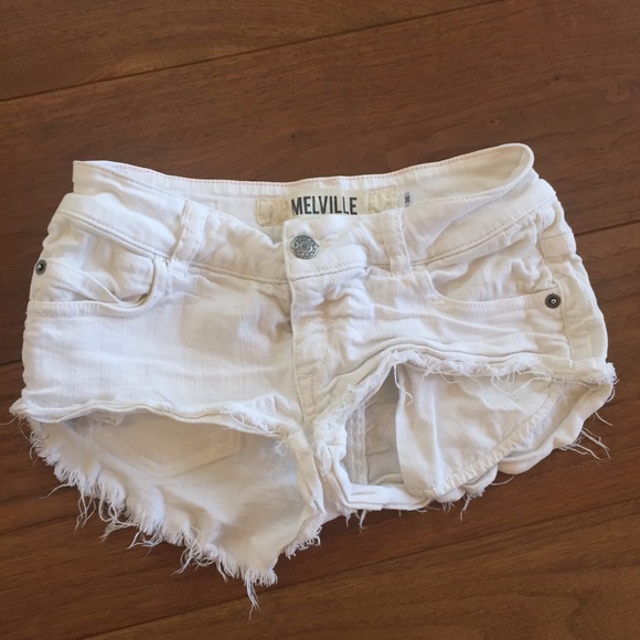 Brandy Melville Pants - Brandy Melville white shorts