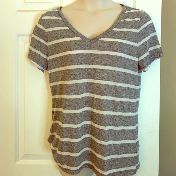 Old Navy Gray/White Striped V-Neck Tee, Size XL