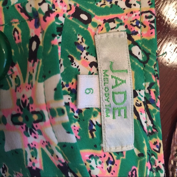 Beautiful patterned Jade shorts - Picture 3 of 3