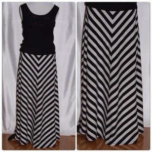 Calvin Klein Perform Chevron Stripe Maxi Skirt