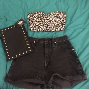 top/vintage shorts bundle 20% off when bundled!!