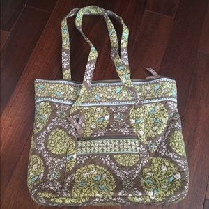 Vera Bradley shoulder tote bag with zipper