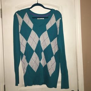 Long sleeve v neck sweater