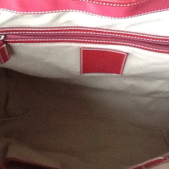 Maroon Coach luggage bag - Picture 2 of 4