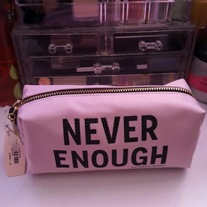 CUTE VICTORIA'S SECRET MAKEUP BAG!!