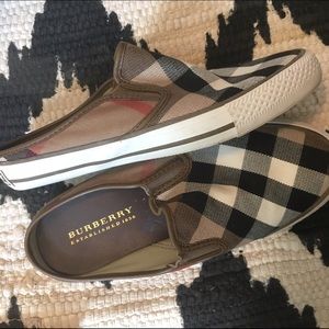 Vintage Burberry slip ons
