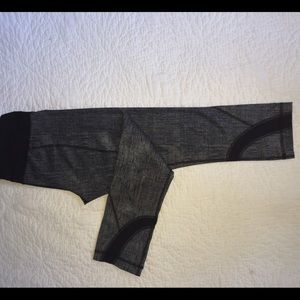 Black and Grey Cropped lulu lemons