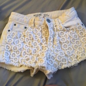 Creme Crochet Shorts