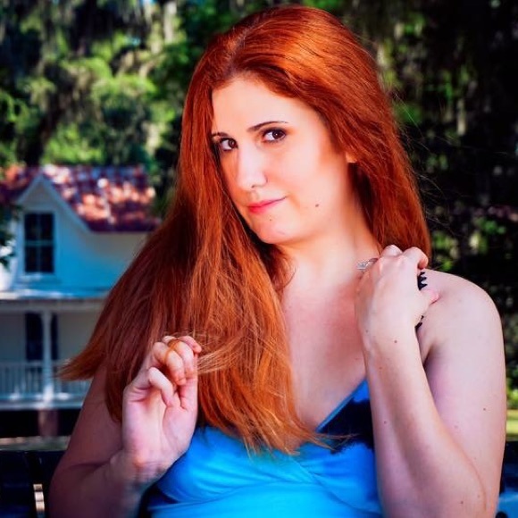 Meet your Posher, Tiffany - Picture 3 of 4