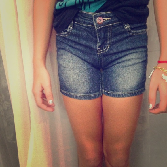 Girls size 7 Jean denim shorts