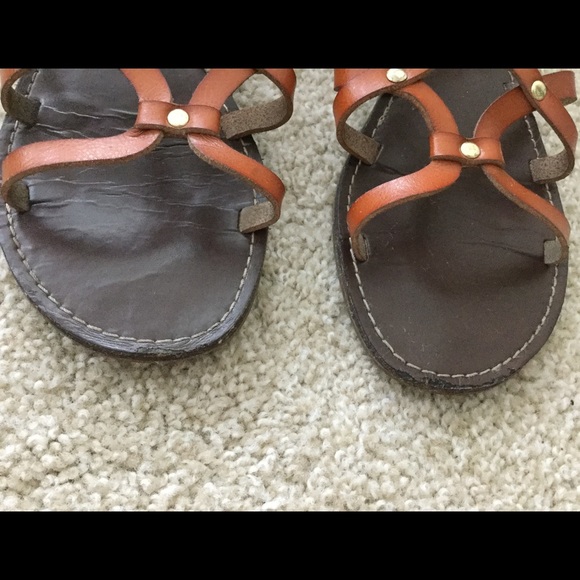 Beautiful sandals - Picture 2 of 4