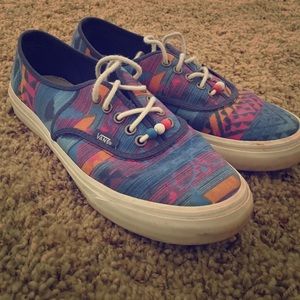 Women's Size 7 vans.