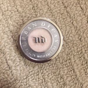 Urban Decay eyeshadow in Virgin