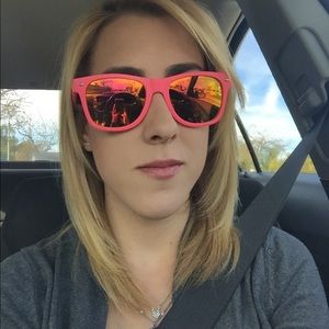 Meet your Posher, Brittney