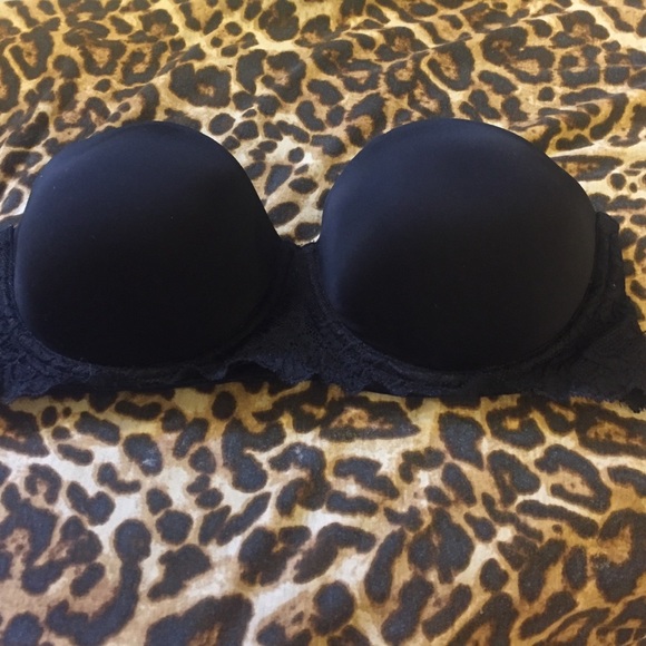 Sexy strapless CK bra!