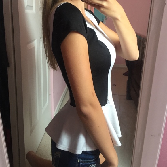 Peplum black & white top🌚🌝 - Picture 4 of 4