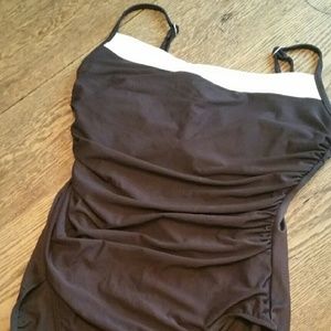 1 piece Miracle suit swimsuit