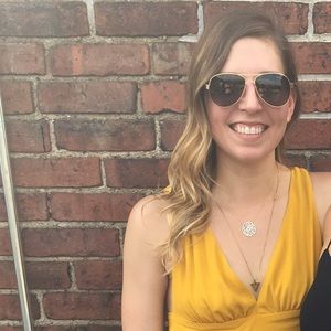 Meet your Posher, Lauren