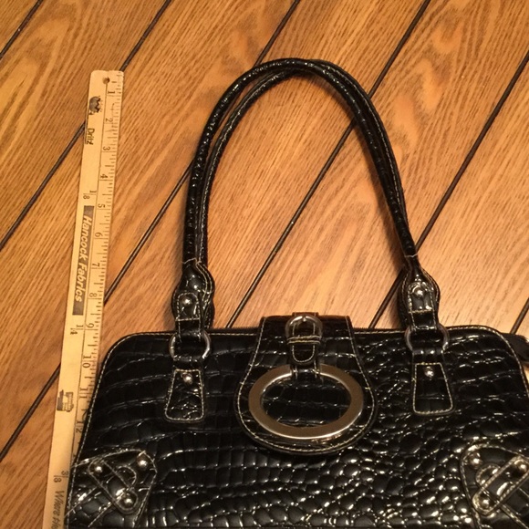 Like new black Guess purse. - Picture 5 of 7