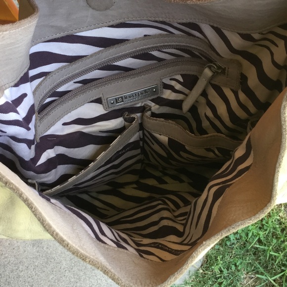 Linea Pelle Shoulder Bag 🌼 - Picture 3 of 4