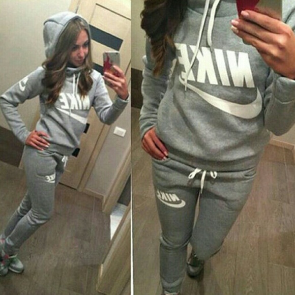 Nike pullover set