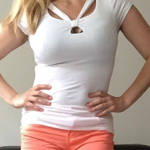 Shirt bundle🌸 2 Guess shirts size small