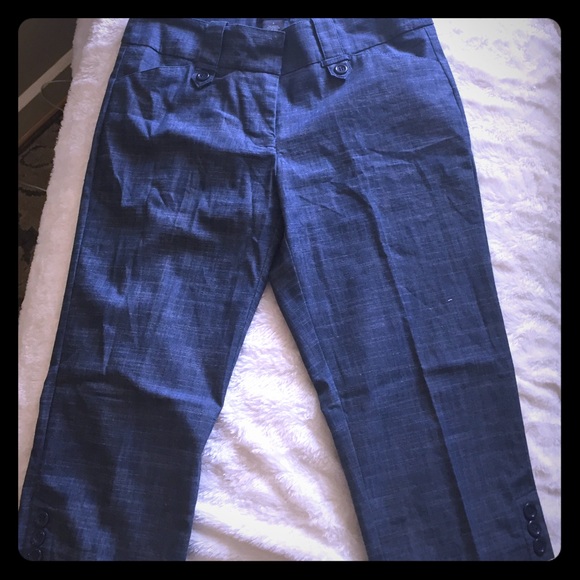 Soho size 4 capris
