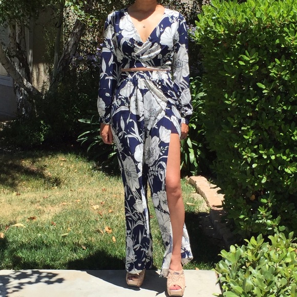 Navy Floral Tie Back Crop Top And Bottoms - Picture 2 of 4