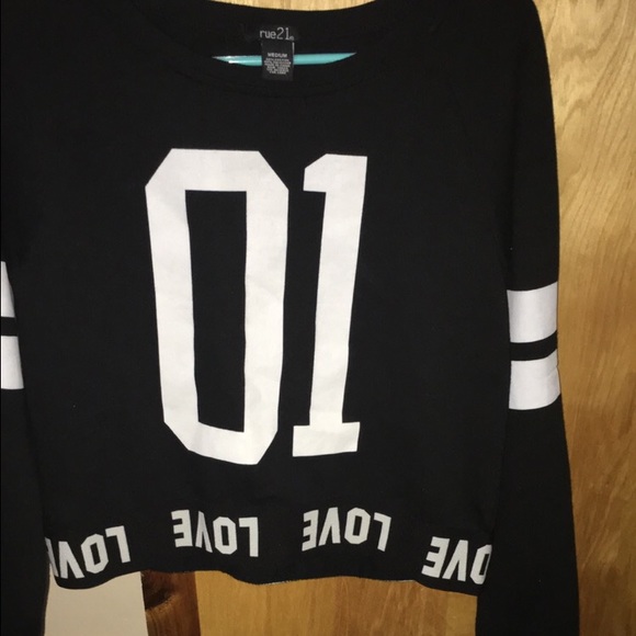 Long sleeve crop top
