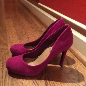 Jessica Simpson magenta heels size 8