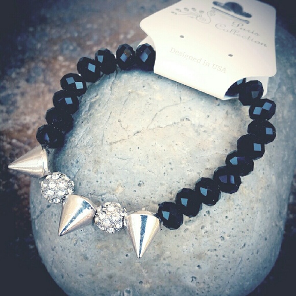 SPIKES & RHINESTONE BEADED BRACELET